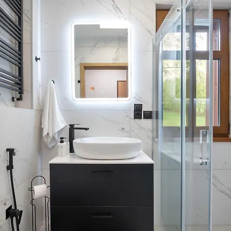 Stylowy Z Balkonem W Spokojnej Okolicy By Renters *